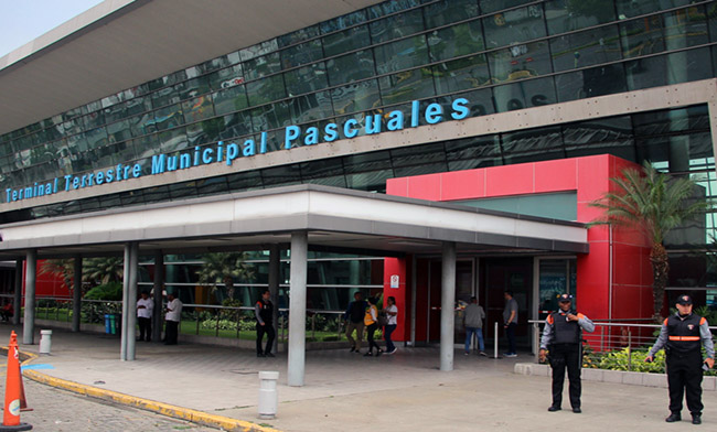250 mil usuarios se movilizaron por las terminales terrestres de Guayaquil