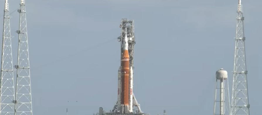 artemisii-despega-rumbo-a-la-luna-tras-decadas.ecuador221.com_.ec_ Artemis II despega rumbo a la Luna tras décadas