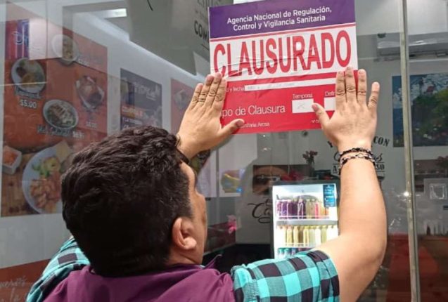 Clausuran seis restaurantes por irregularidades en La Aurora