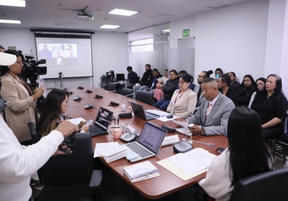 Comisión legislativa revisa abastecimiento médico y diálisis pediátrica