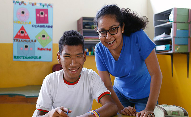 Educar para transformar: el verdadero legado del maestro ecuatoriano