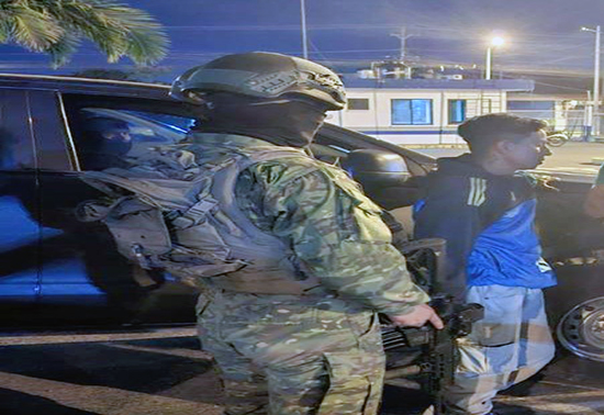 Ejército capturó a alias “Cholú”, presunto cabecilla de Los Lobos, en Lago Agrio