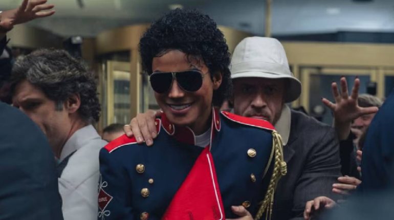 Biopic de Michael Jackson triunfa mientras surgen nuevas denuncias