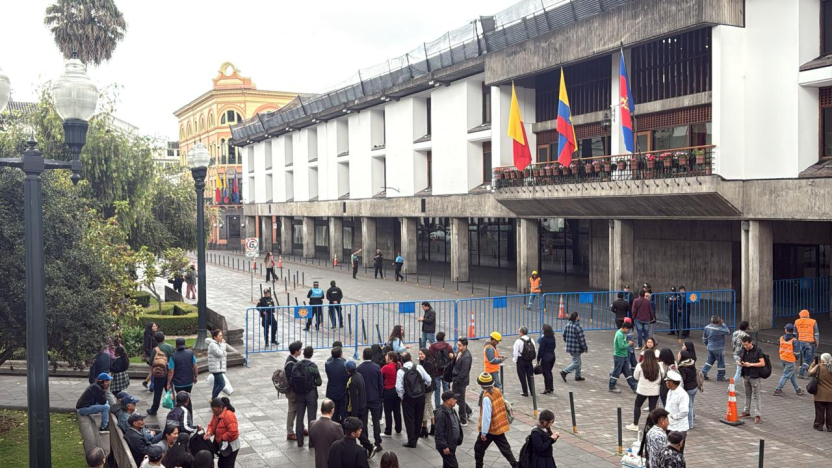 falsa-alarma-por-explosivo-moviliza-seguridad-en-municipio-de-quito.ecuador221.com_.ec_ Falsa alarma por explosivo moviliza seguridad en Municipio de Quito