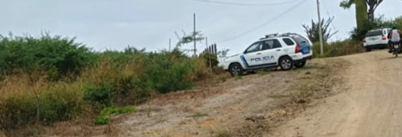 hallan-cuerpos-de-dos-jovenes-en-via-de-manta.ecuador221.com_.ec- Hallan cuerpos de dos jóvenes en vía de Manta