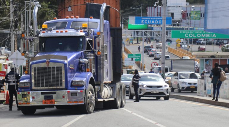 Importadores migran a Brasil por trabas y aranceles