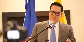 José Julio Neira sería el reemplazo de Inés Manzano