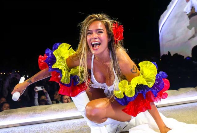 Karol G anuncia gira mundial pero excluye Ecuador