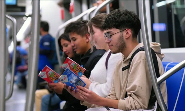 Metro de Quito celebra el Día del Libro con “Palabras que viajan contigo”