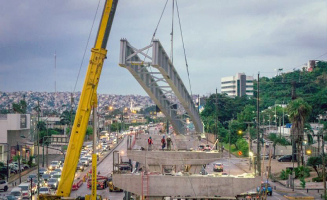 Montaje de vigas metálicas cerrará Av, del Bombero por 16 horas mañana