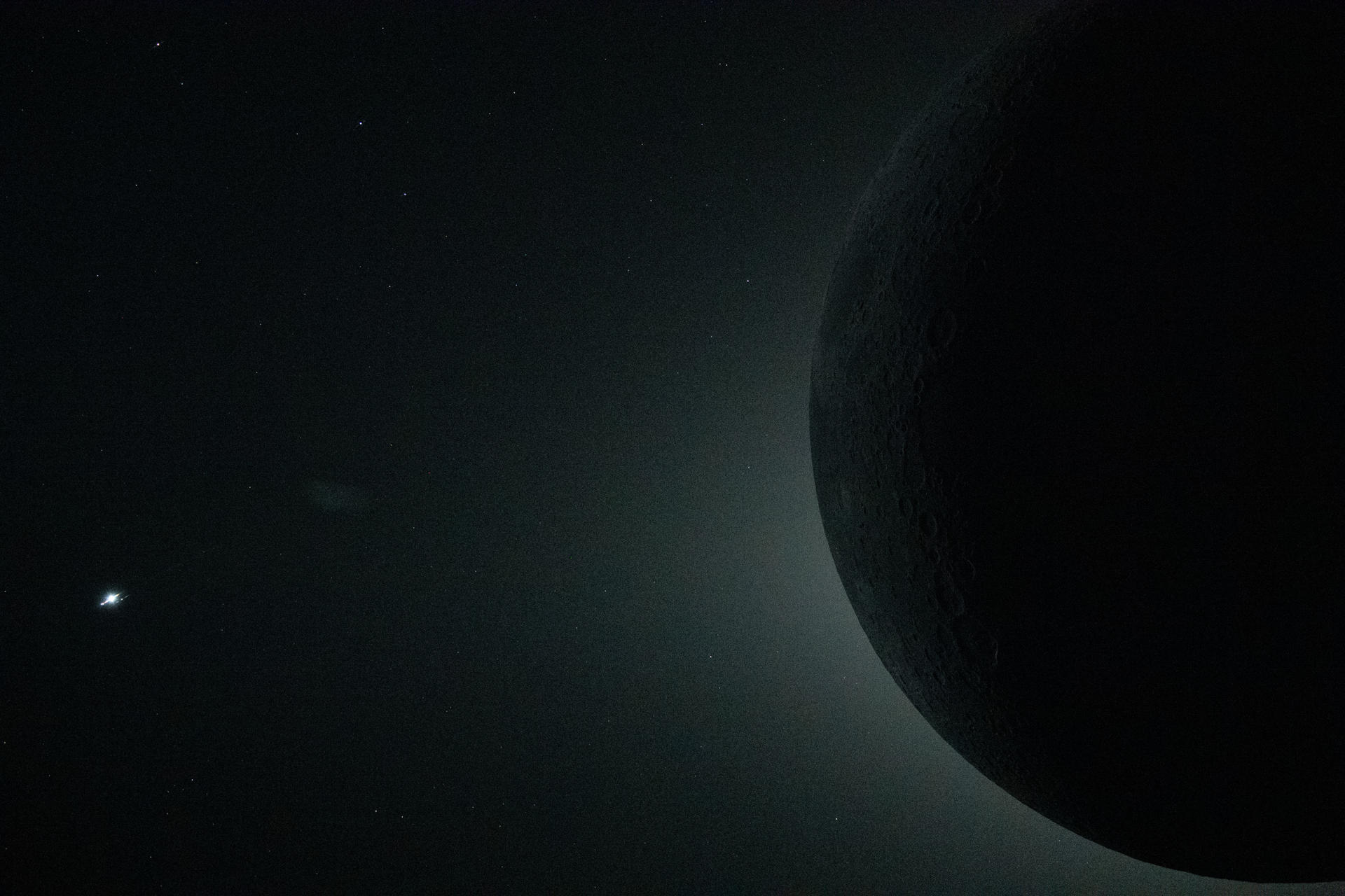 nasa-divulga-imgenes-inditas-de-la-cara-oculta-lunar.ecuador221.com_.ec_ NASA divulga imágenes inéditas de la cara oculta lunar