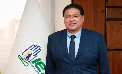 Noboa oficializa a Jaime Bernabé como ministro de Salud