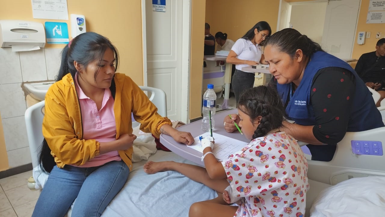 aulas-hospitalarias-fortalecen-educacion-de-ninos-internados.ecuador221.com_.ec_ Aulas hospitalarias fortalecen educación de niños internados