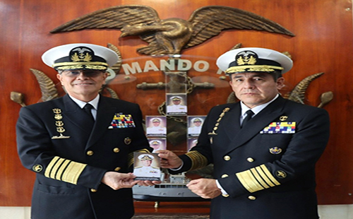 CALM Pablo Pazmiño asumió la comandancia General de Marina