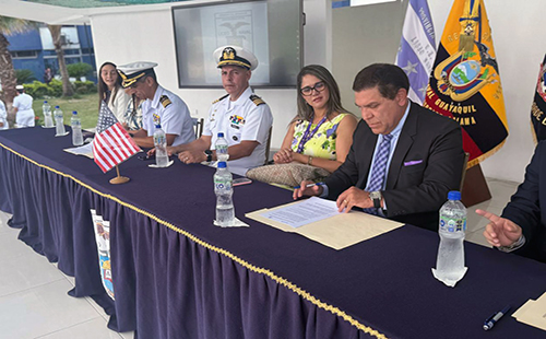 El Liceo Naval es Embajador Educativo de Ecuador para el mundo