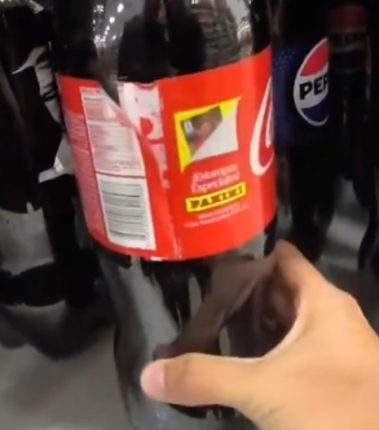 Fiebre por álbum Panini provoca daños en supermercados