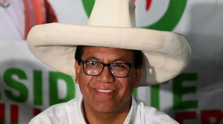 Fiscalía peruana pide prisión contra candidato Roberto Sánchez