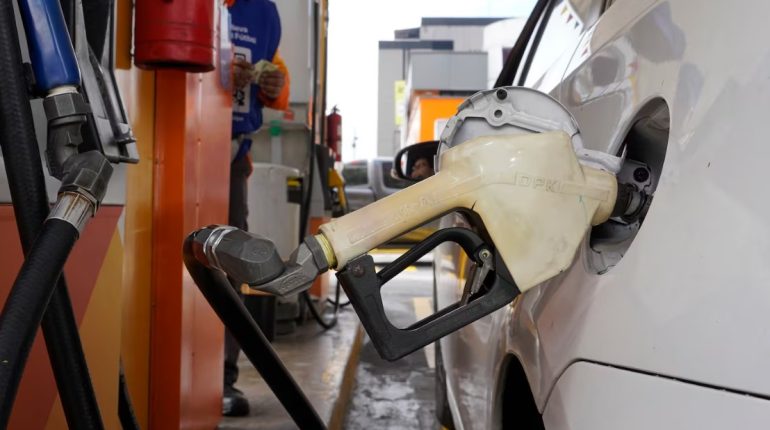 Gasolinas y diésel suben desde este martes en Ecuador