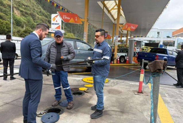 Gobierno descarta escasez y sanciona nuevas gasolineras irregulares