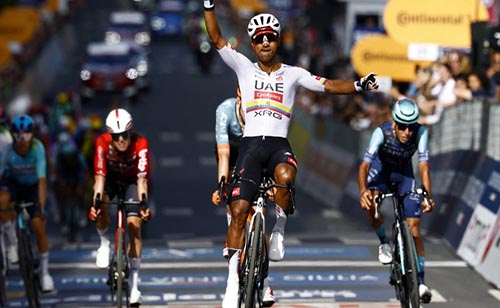 Jhonatan Narváez gana al 'sprint' la Etapa 4 del Giro de Italia