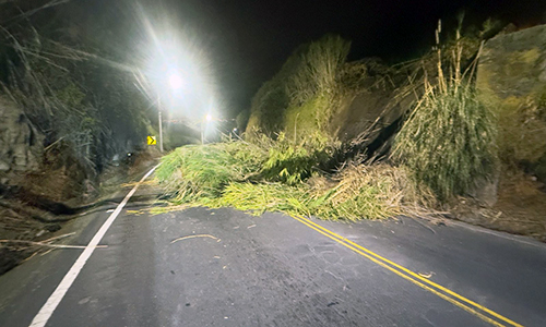 la-via-pelileo-banos-cerrada-por-deslizamiento-de-tierra-ecuador221.com_.ec_ La vía Pelileo–Baños cerrada por deslizamiento de tierra