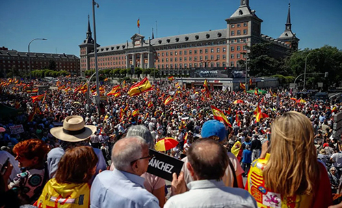 ecuador 221 miles-de-espanoles-se-manifiestan-para-exigir-la-salida-de-pedro-sanchez-ecuador221.com_.ec_ Miles de españoles se manifiestan para exigir la salida de Pedro Sánchez