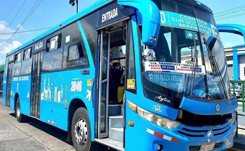 Quito amanece sin buses por reducción de frecuencias