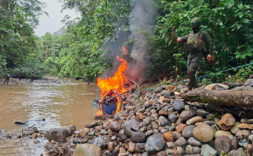 Taisha: 3 militares heridos y 4 detenidos deja un operativo contra la minería ilegal