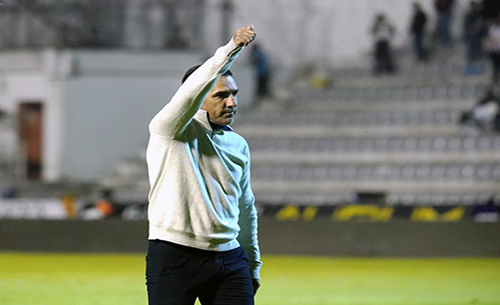 Vicente Sánchez no seguirá como entrenador de Emelec