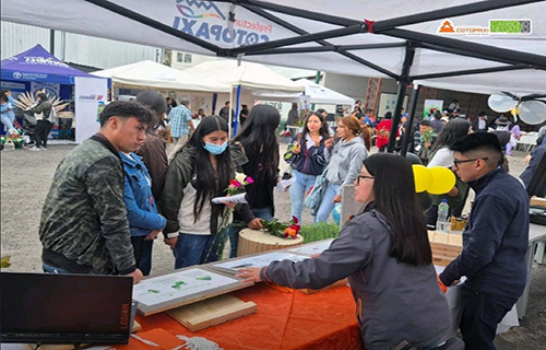 Aglomerados Cotopaxi participó en feria ambiental en Latacunga