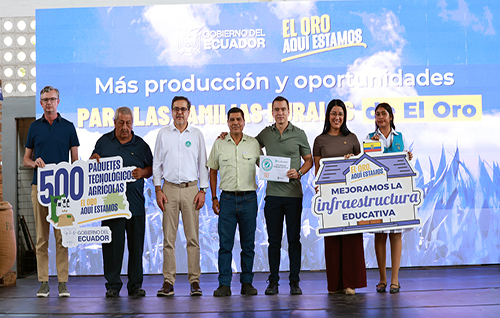 ecuador 221 daniel-noboa-entrego-titulos-de-propiedad-rural-a-agricultores-orenses-ecuador221.com_.ec_ Daniel Noboa entregó títulos de propiedad rural a agricultores orenses