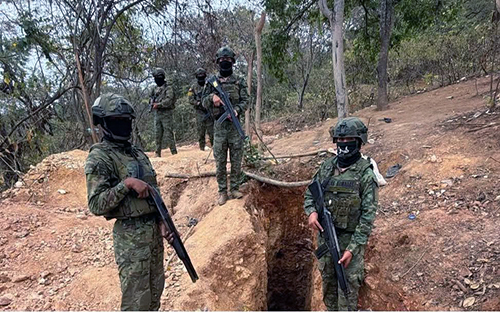 Ejército decomisa 23 bultos de material aurífero en Loja