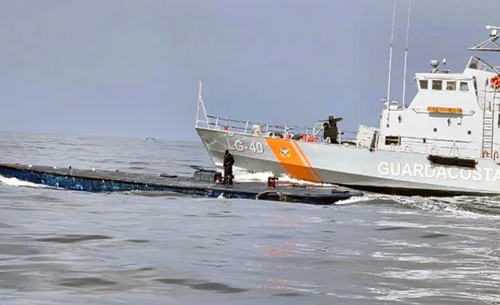 Guardacostas interceptan un semisumergible frente a costas ecuatorianas