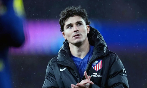 Julián Álvarez cambia las fichas del tablero
