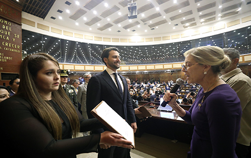 Niels Olsen renuncia a la presidencia de la Asamblea Nacional