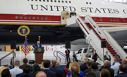 trump-presenta-el-nuevo-avion-presidencial-air-force-one-ecuador221.com_.ec_ Trump presenta el nuevo avión presidencial Air Force One