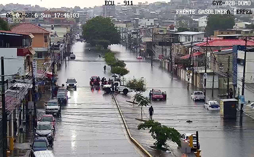 Varios sectores de Guayaquil se inundaron por fuerte lluvia