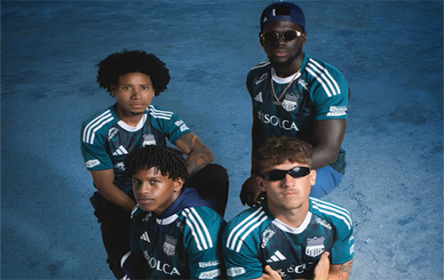 Emelec presenta su tercera camiseta para la actual temporada