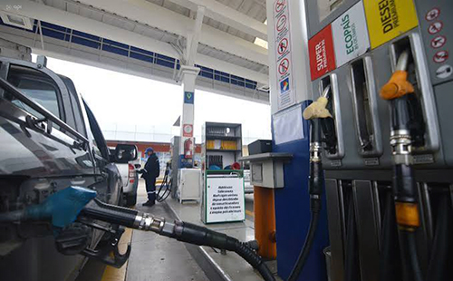 Gobierno reforma sistema de precios y reduce costo de la gasolina