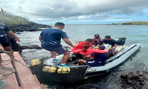 ecuador 221 guardacostas-rescatan-y-evacuan-a-turista-en-galapagos-ecuador221.com_.ec_ Guardacostas rescatan y evacuan a turista en Galápagos