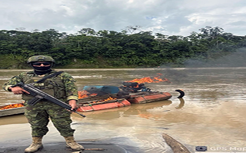 Militares combaten minería ilegal en Tiwintza
