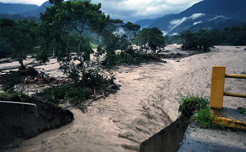 4. zamora-38-personas-rescatadas-por-desbordamiento-del-rio-zamora-ecuador221.com.ec