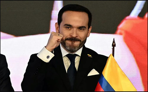 Abelardo de la Espriella rompe otra tradición: da su primer discurso ante militares