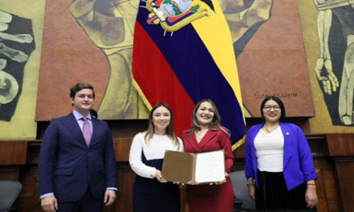 Designan a Katherine Pacheco como cuarta vocal del CAL