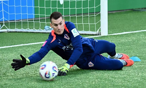 El futuro de Livakovic en el Barça, pendiente del '9'