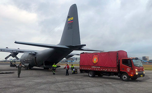 Fuerzas Armadas llevan asistencia humanitaria a Colombia