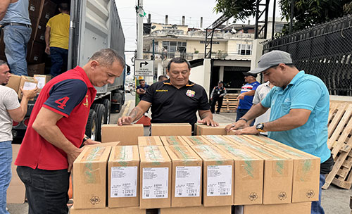 Gobierno entrega nuevo cargamento de medicinas a Manabí