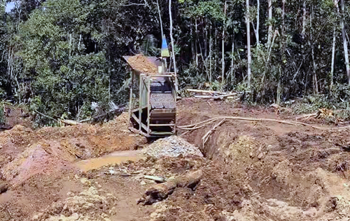 Militares ejecutan acciones contra la minería ilegal en la Amazonía