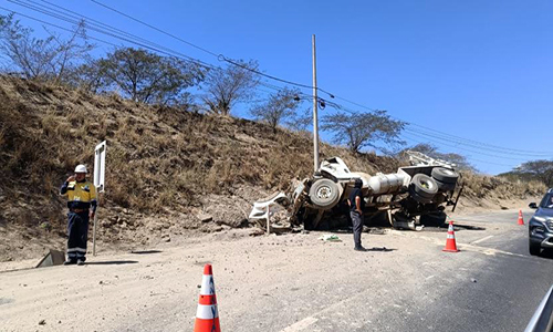 Panamericana Norte queda parcialmente habilitada tras volcamiento