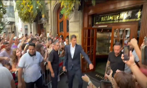 Rodri ya come con Laporta en su primer día en Barcelona
